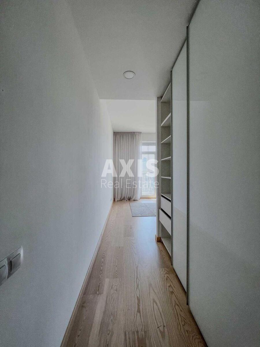 4k apartment vul. Mazepy Ivana 1610
