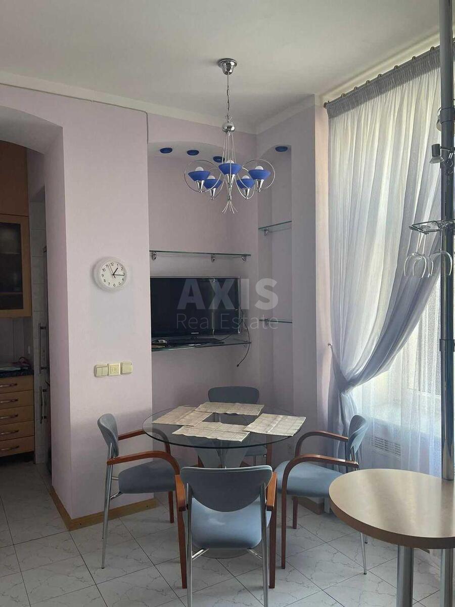 4k apartment uzviz Andrii'vs'kyj 2589660