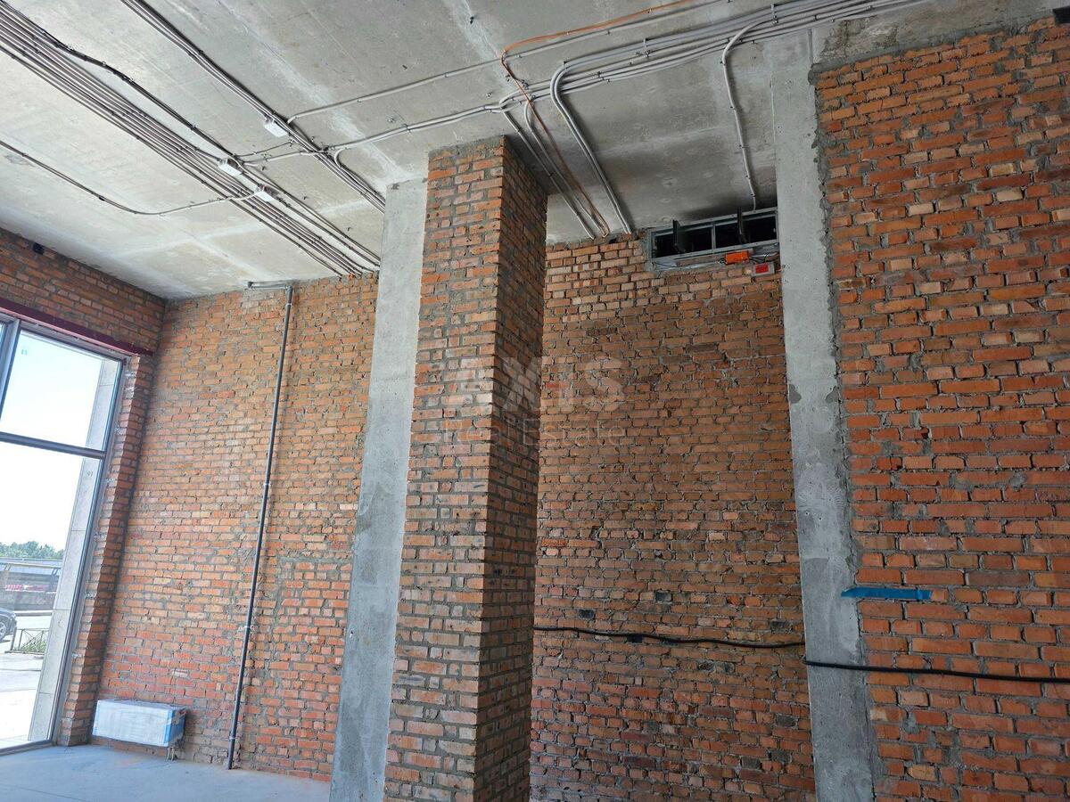 Trade object vul. Naberezhno-Hreshhatyc'ka 21, 124m2590954