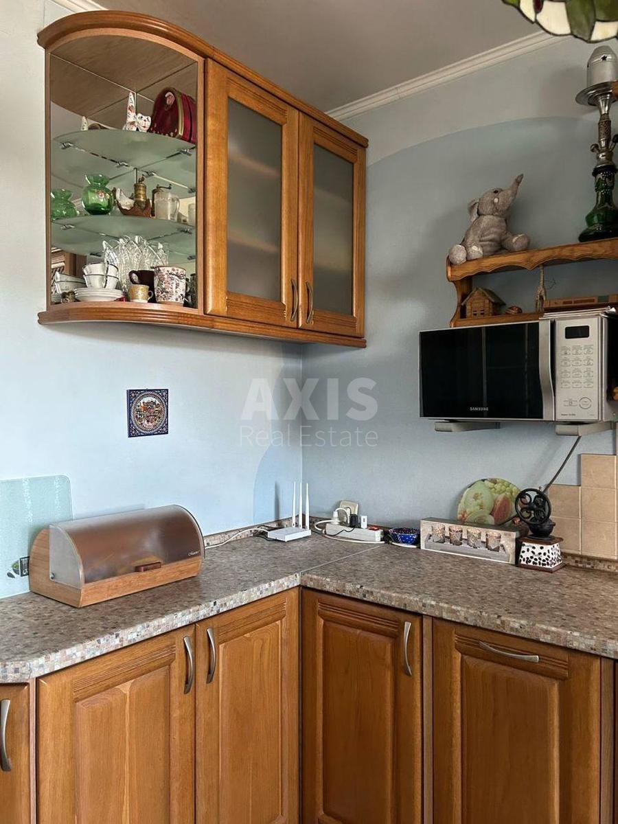 3k apartment vul. Vvedens'ka 13