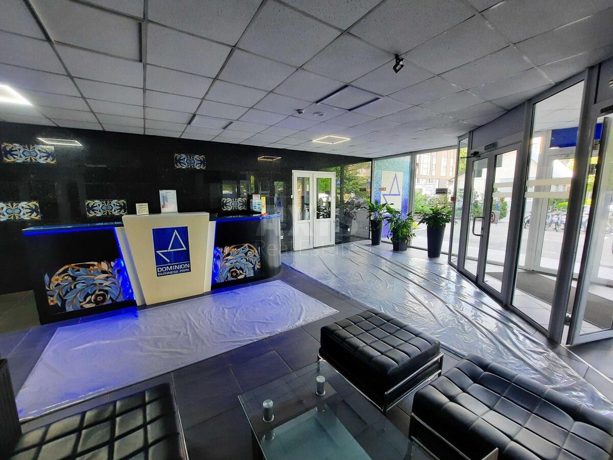 Office vul. Ushyns'kogo 40, 1500m211