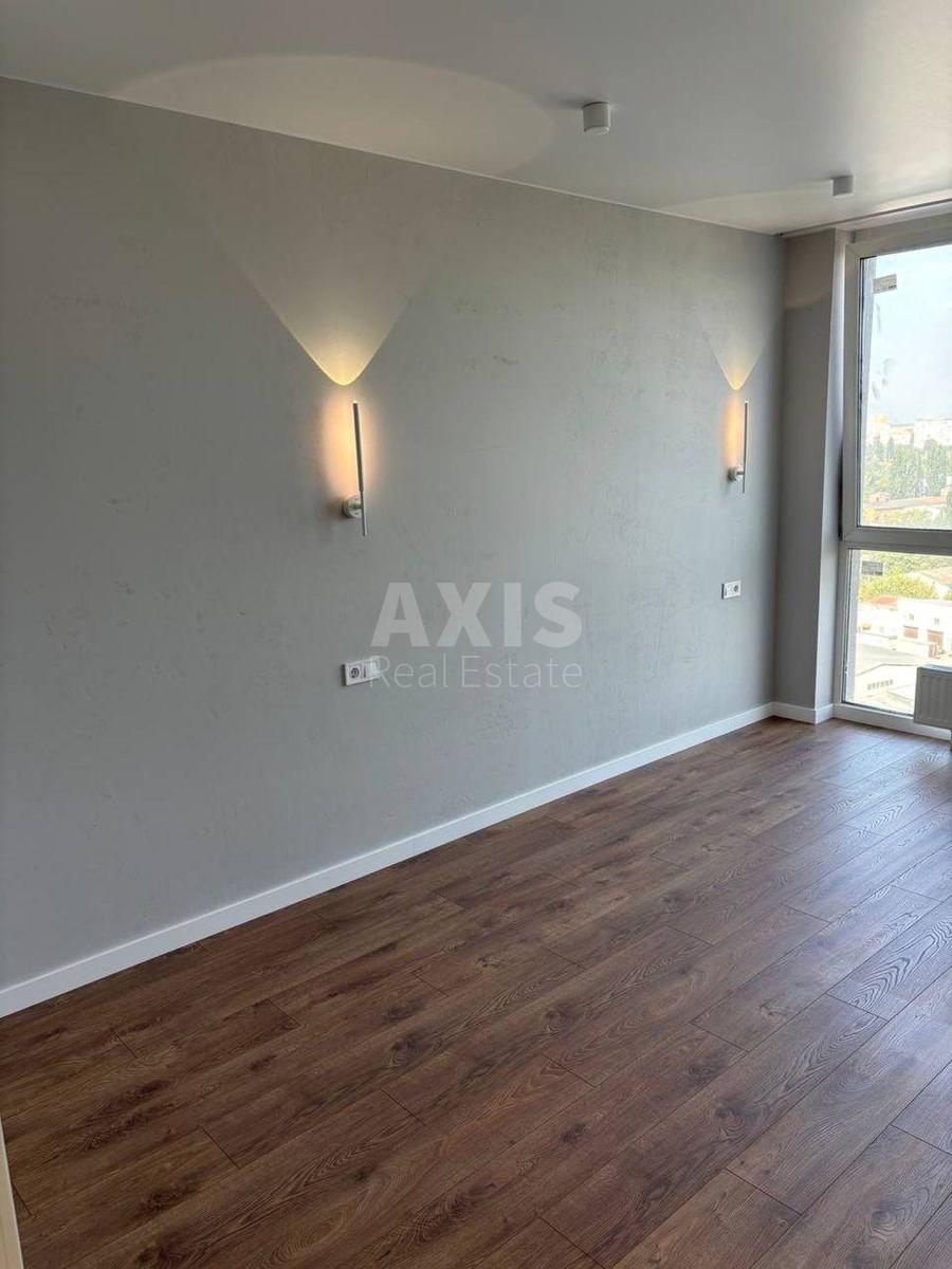 1k apartment nab. Dniprovs'ka 156
