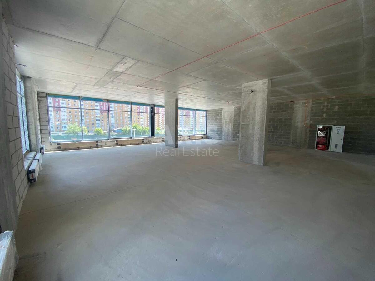 Service object vul. Oleksandra Olesja 5, 950m2571117