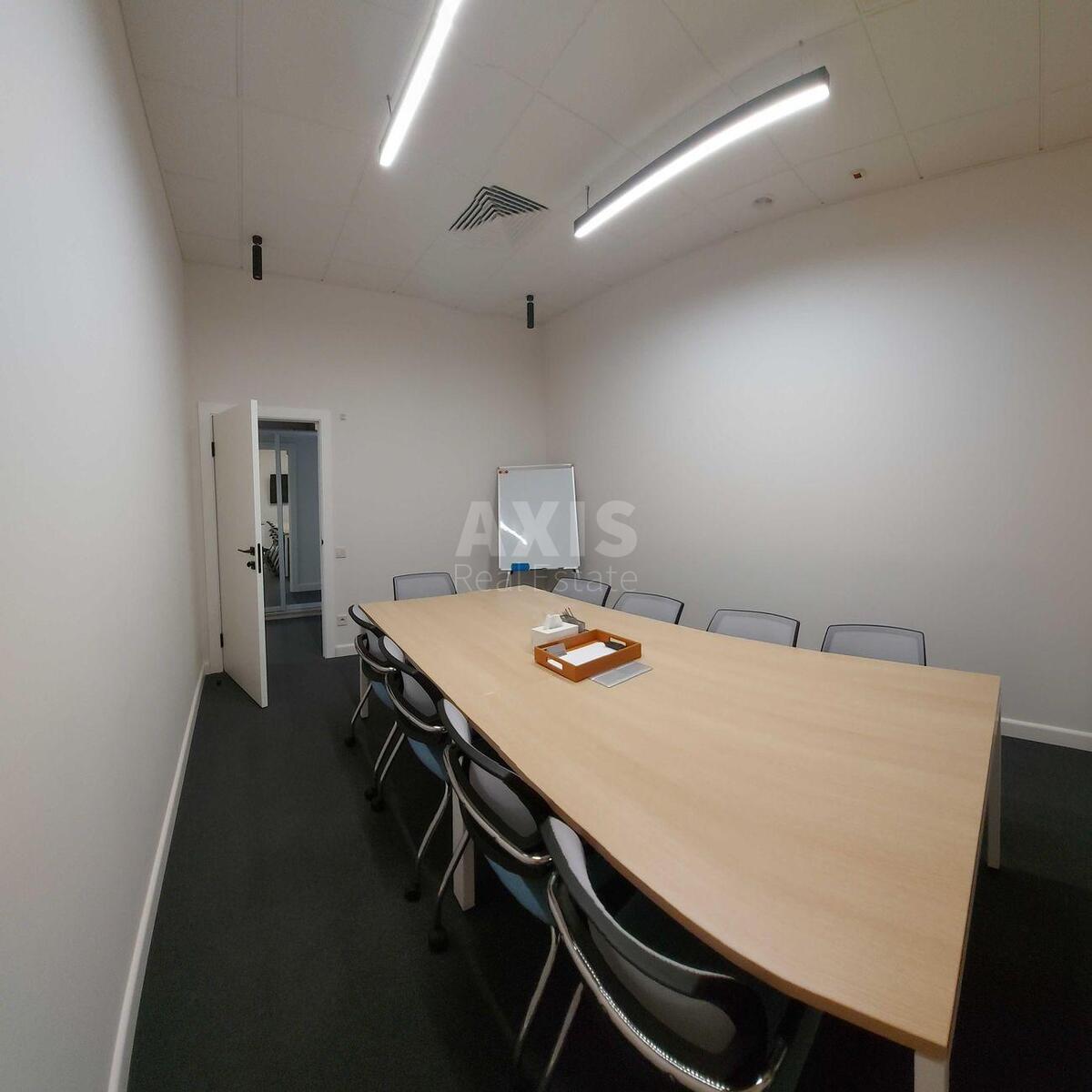 Office prov. Ryl's'kyj 4, 153m24