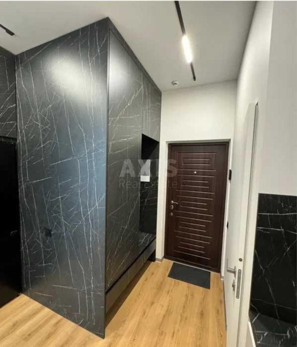 2k apartment vul. Zhyljans'ka 681