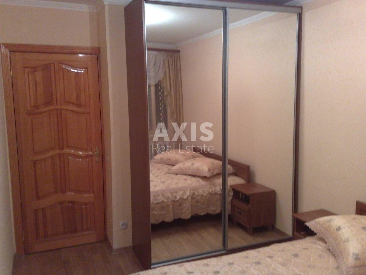2k apartment vul. Mel'nykova 97