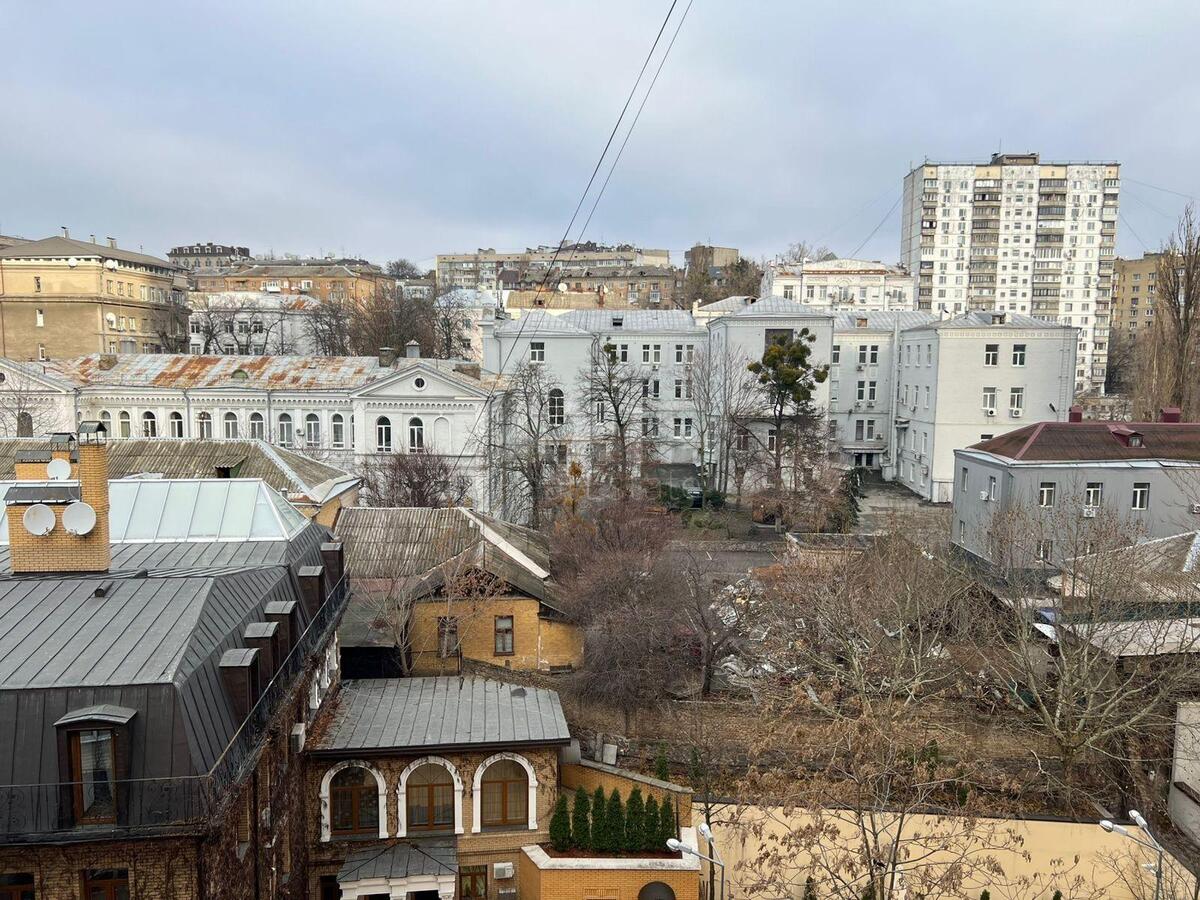 2k apartment vul. Zhyljans'ka 7210