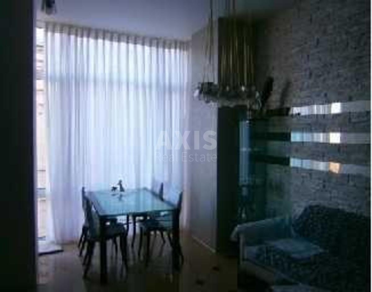 3k apartment vul. Stanislavs'kogo 30