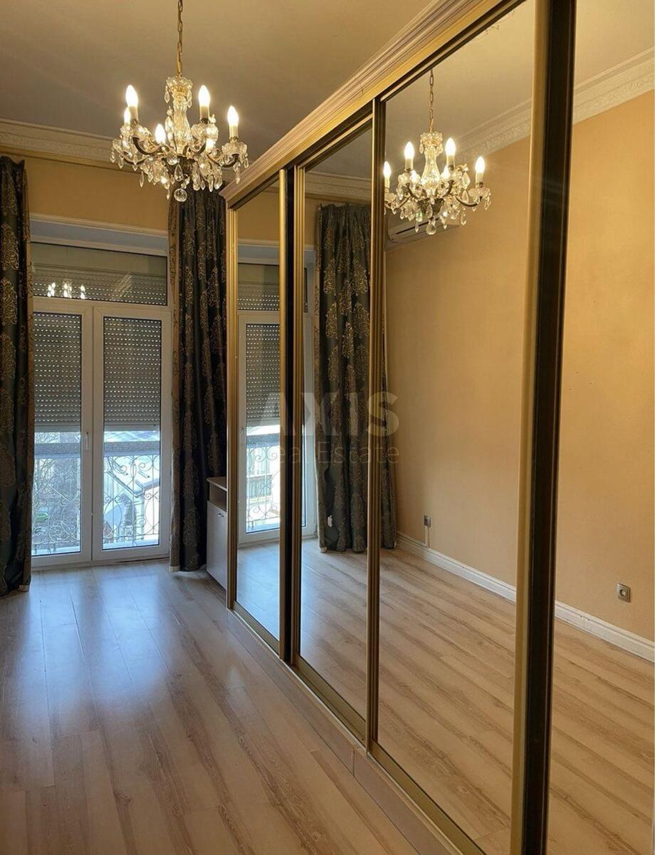 5k apartment vul. Skoropads'kogo Pavla 19/12