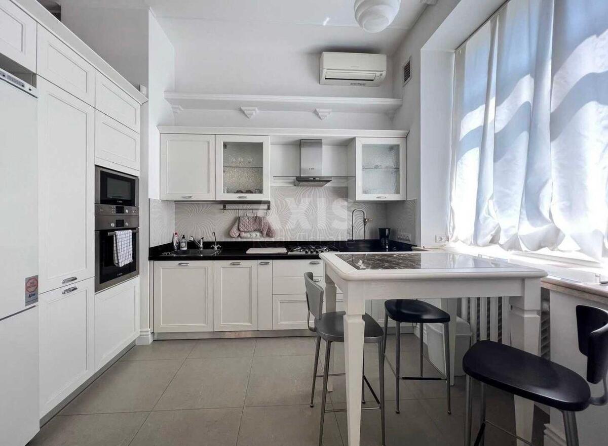 2k apartment vul. Tarasivs'ka 16