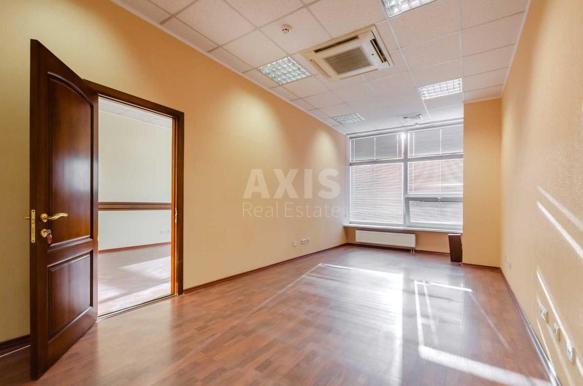 Office vul. Barbjusa Anri 5, 67m2