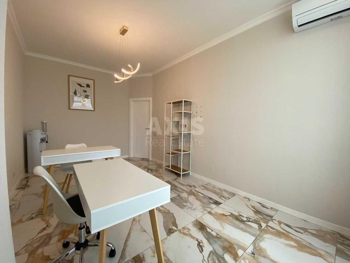Office vul. Zhyljans'ka 68, 50m21