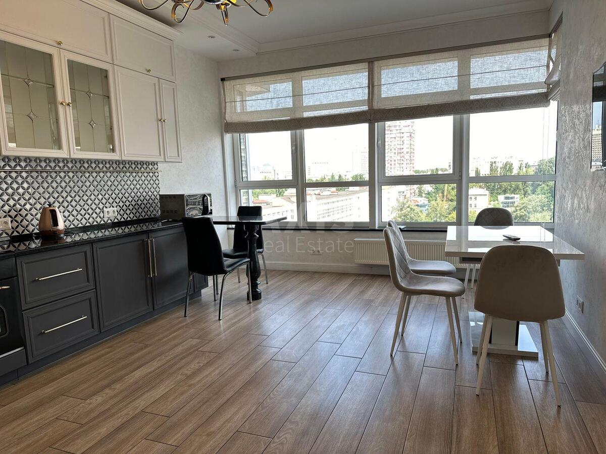 3k apartment uzv. Klovs'kyj 78