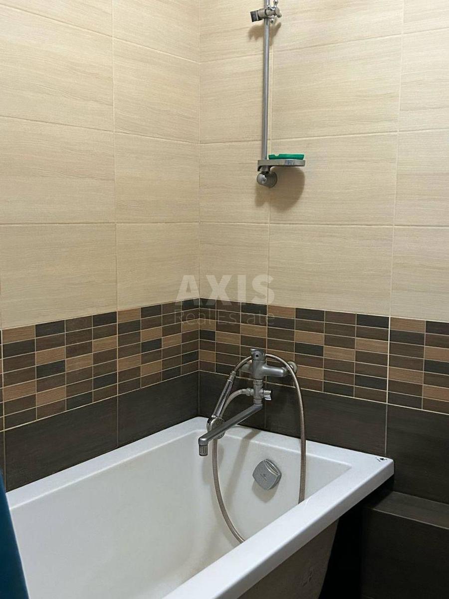 3k apartment vul. Vvedens'ka 15