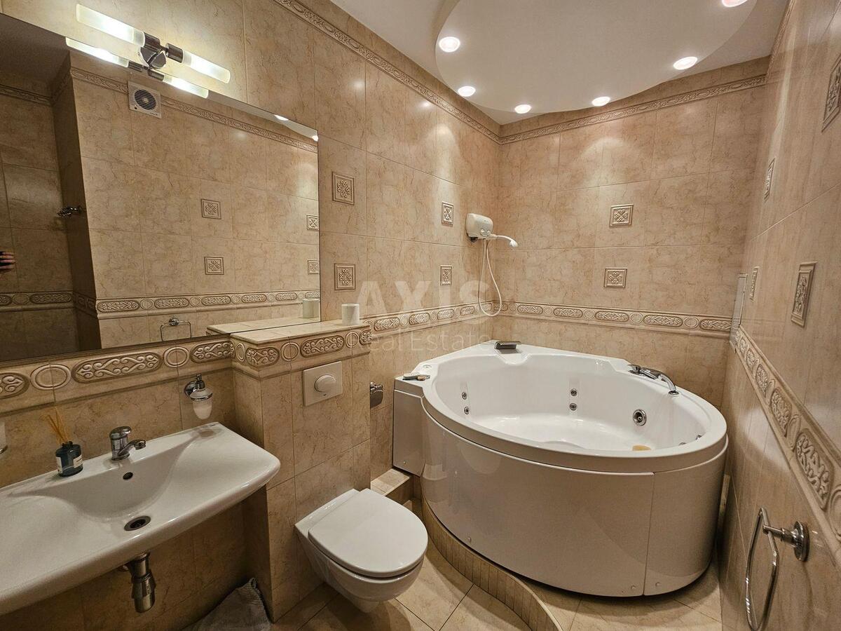 1k apartment vul. Ahmatovoi' Anny 13Д8
