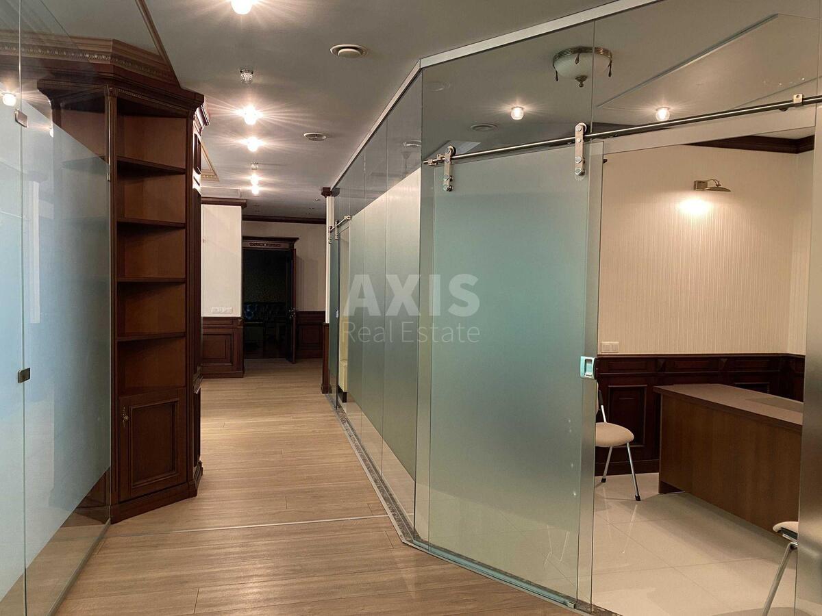 Office vul. Instytuts'ka 18, 218m27