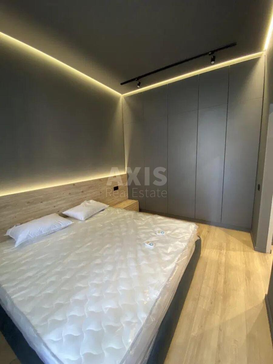2k apartment vul. Preobrazhens'ka 8Б5