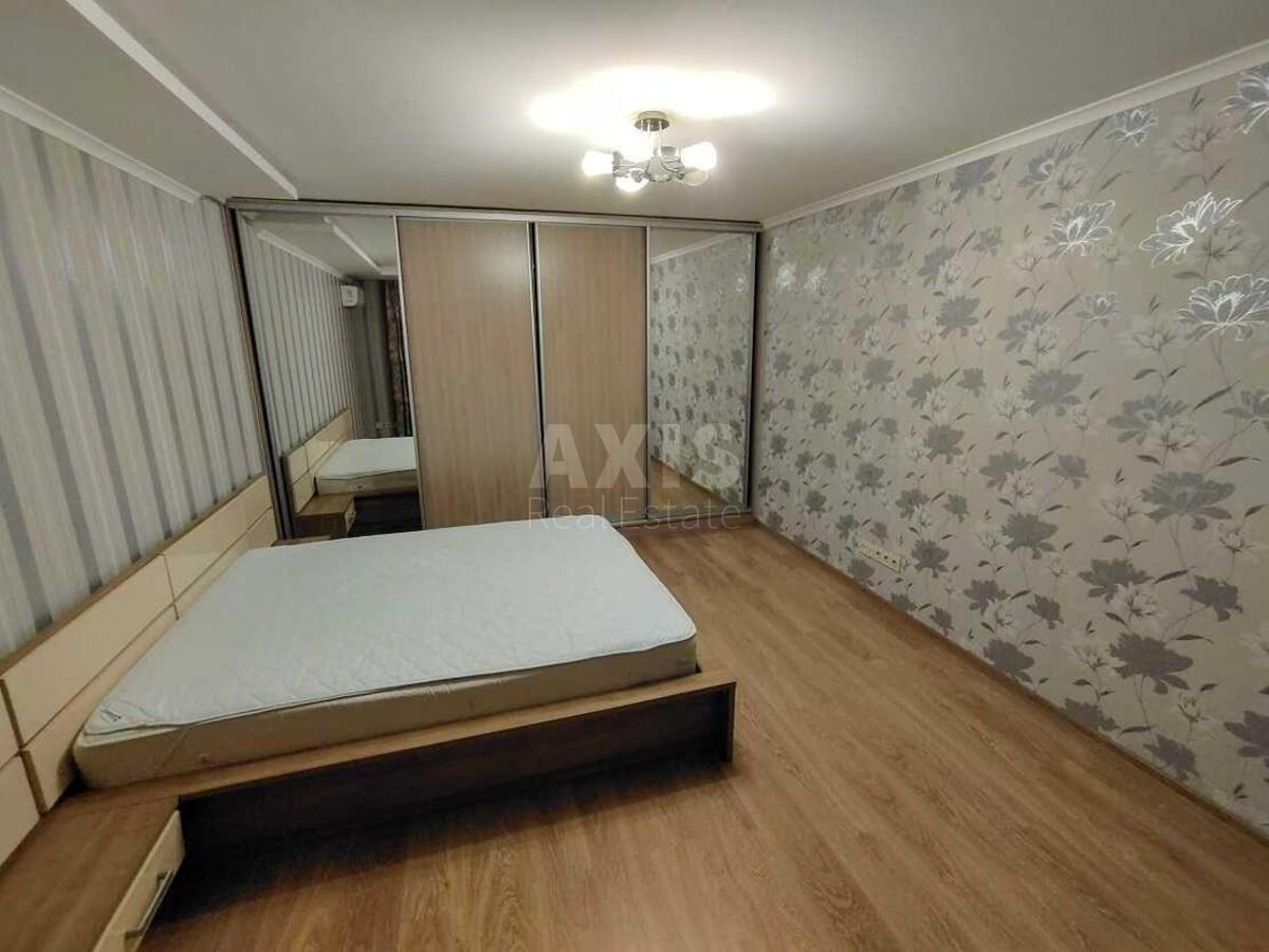 3k apartment vul. Urlivs'ka 23Б613300