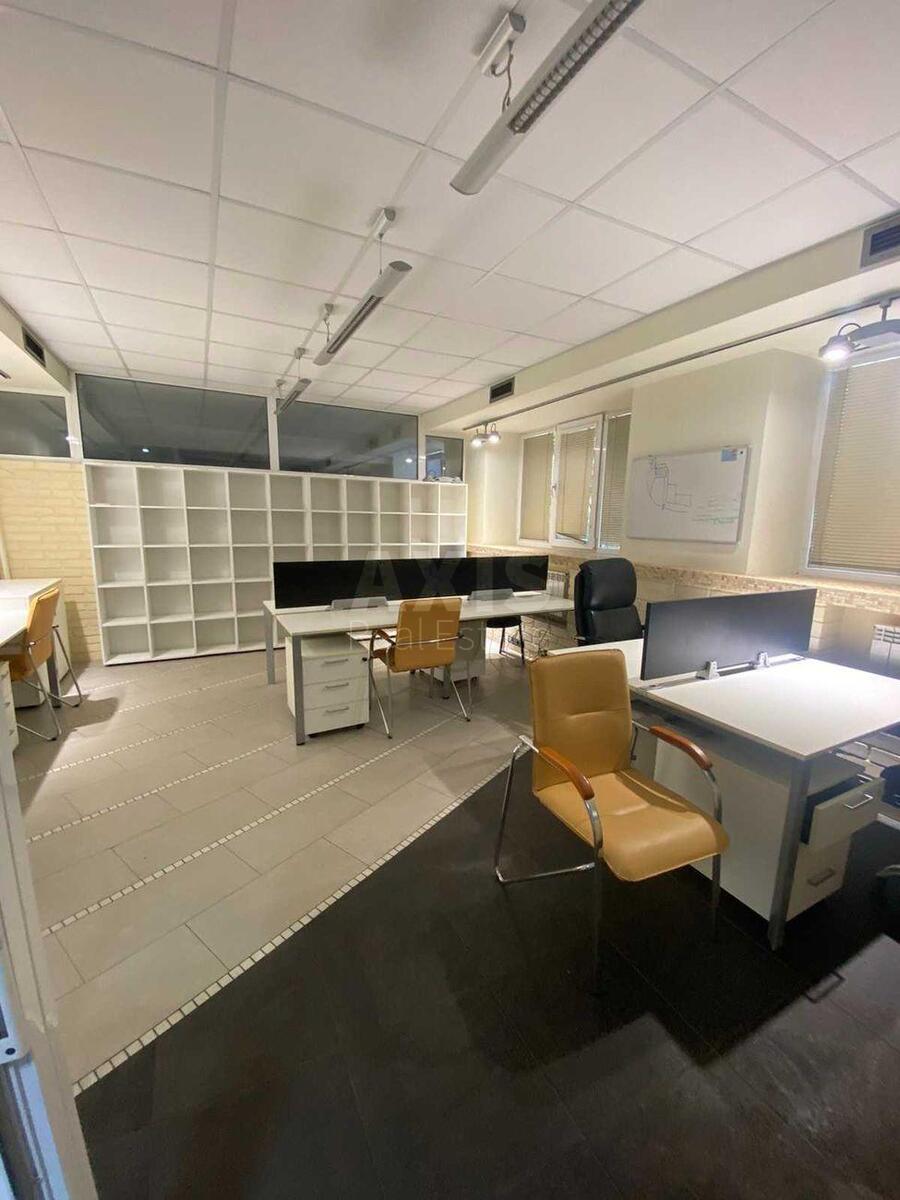 Office vul. Vyborz'ka 89А, 230m29