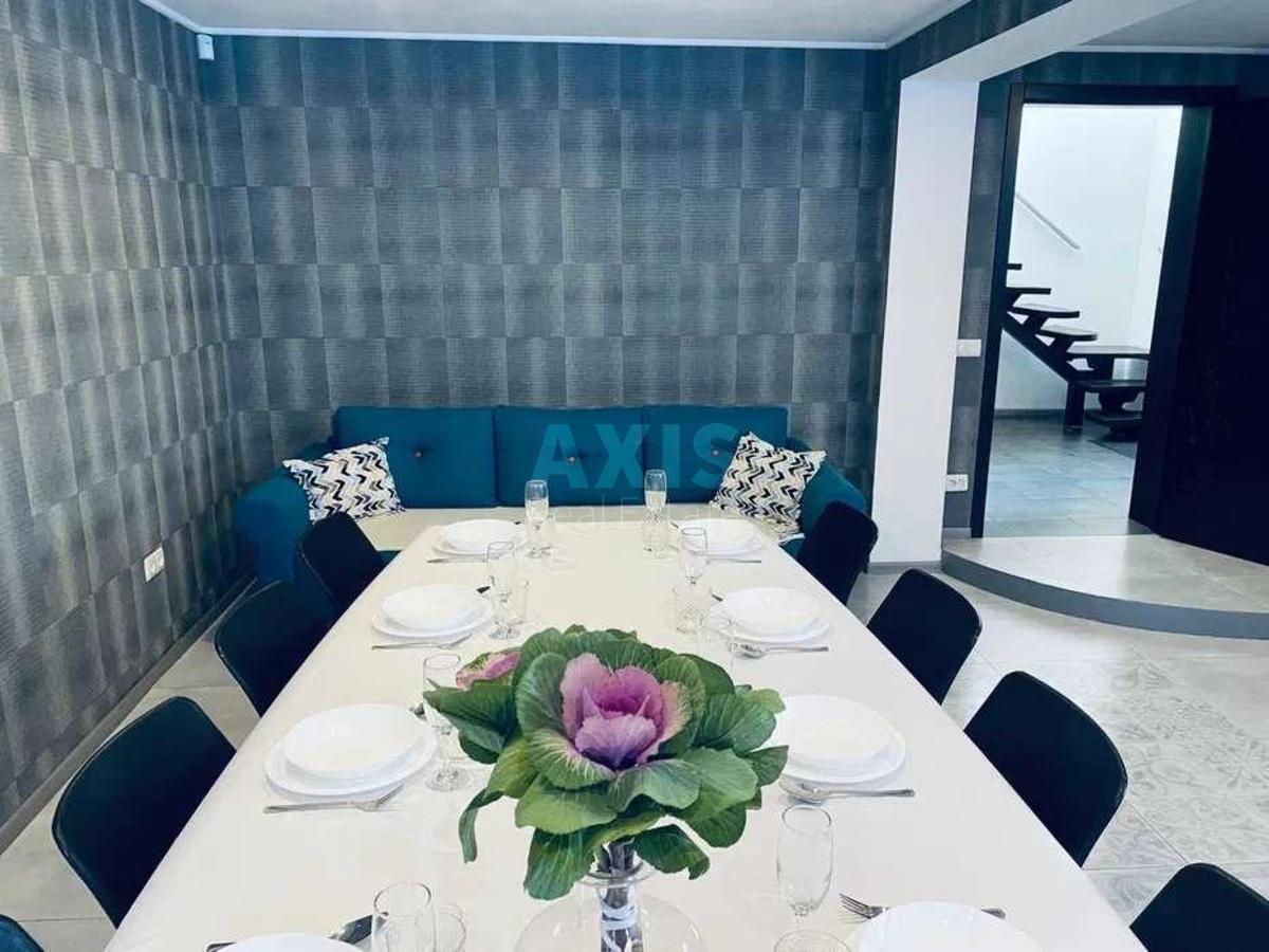 House vul. Sadova 15-a, 130m2, Kyiv city1