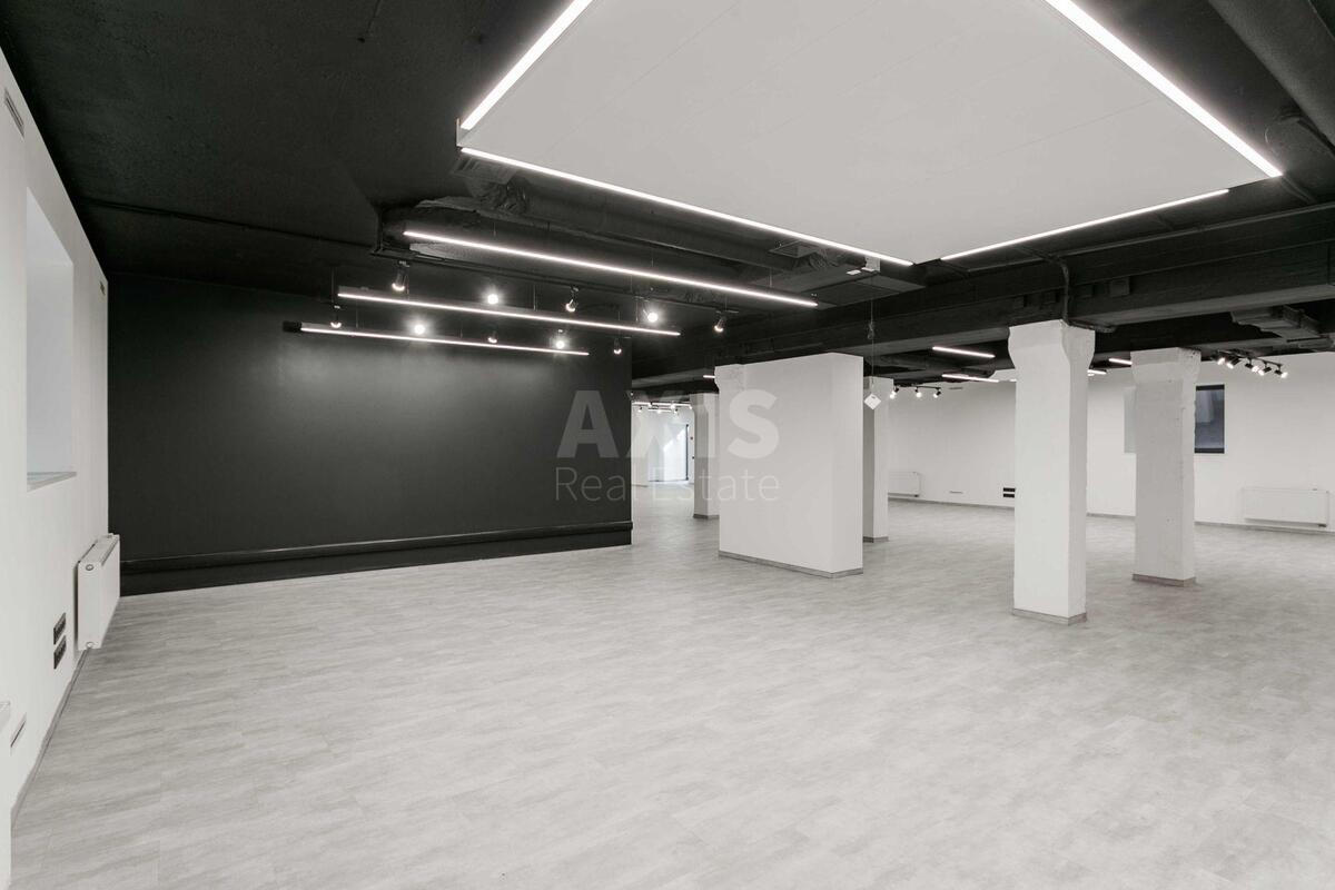 Office pr-t Berestejskij 67, 8500m26119910