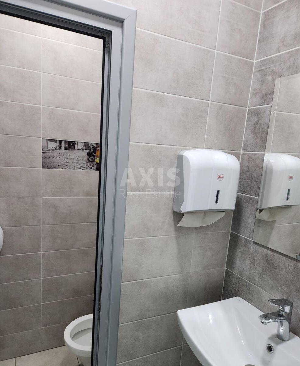 Office vul. Krasylivs'ka 7, 275m24