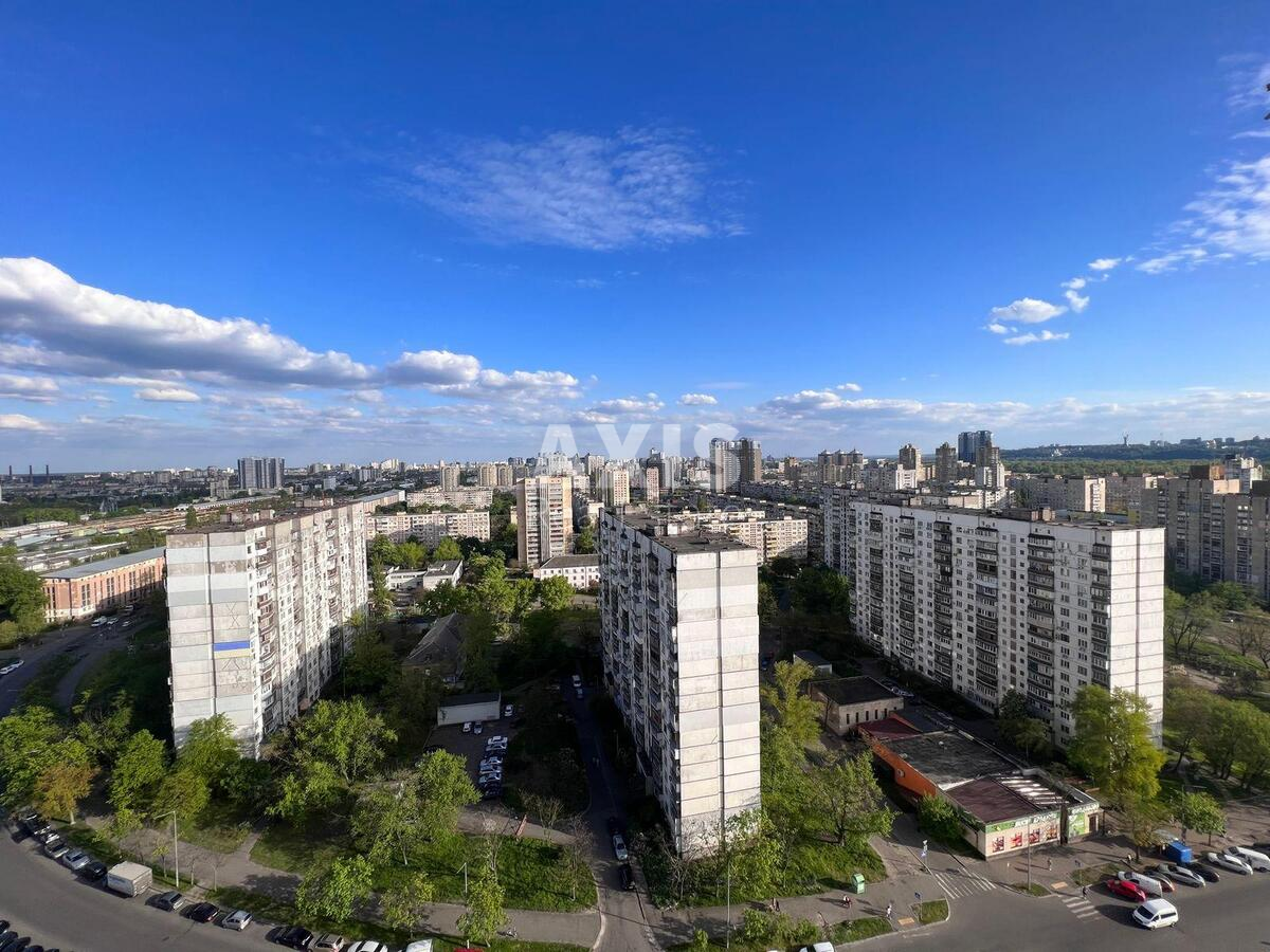 3k apartment vul. Kahovs'ka 56