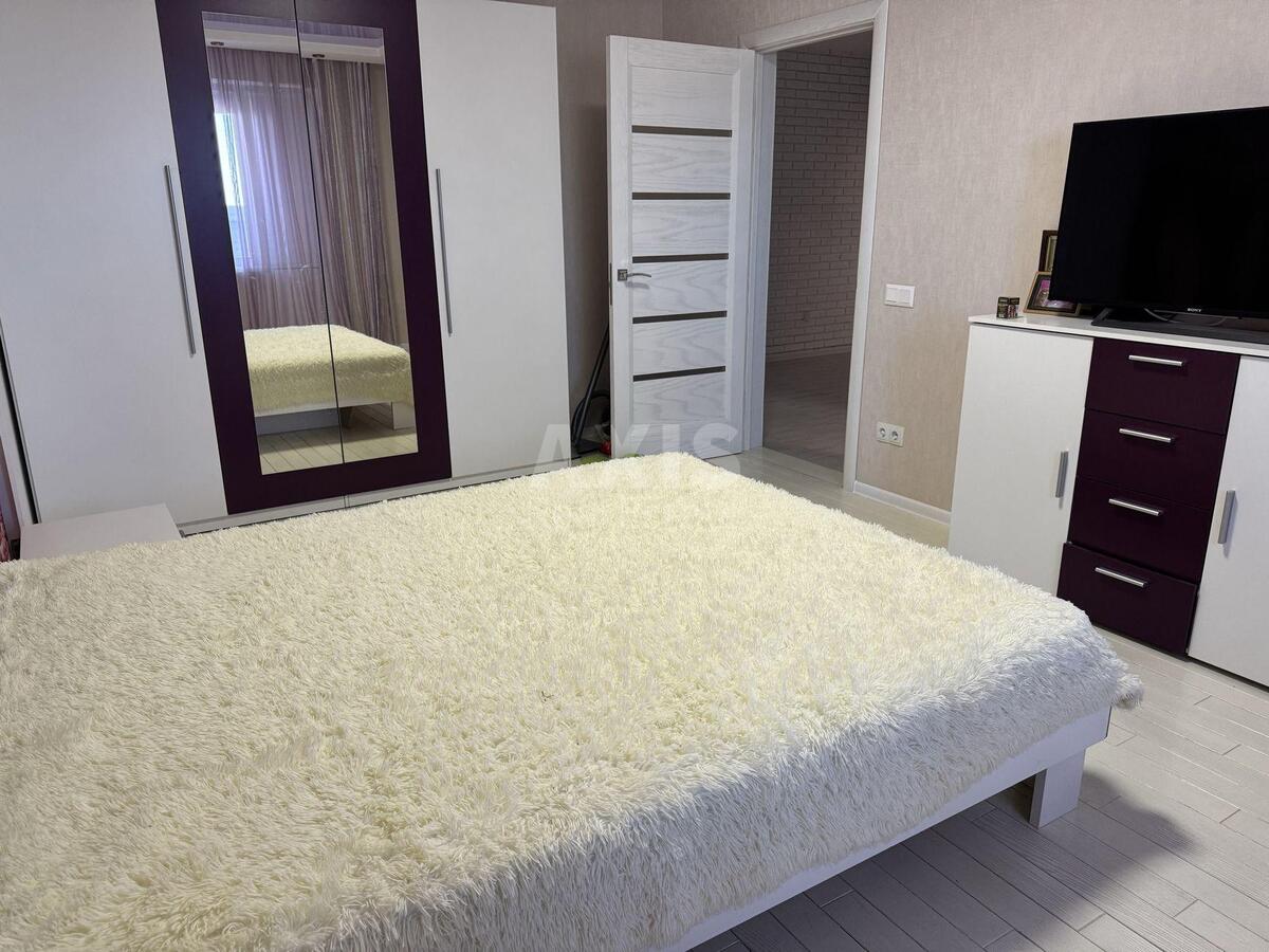 3k apartment vul. Urlivs'ka 38/2312