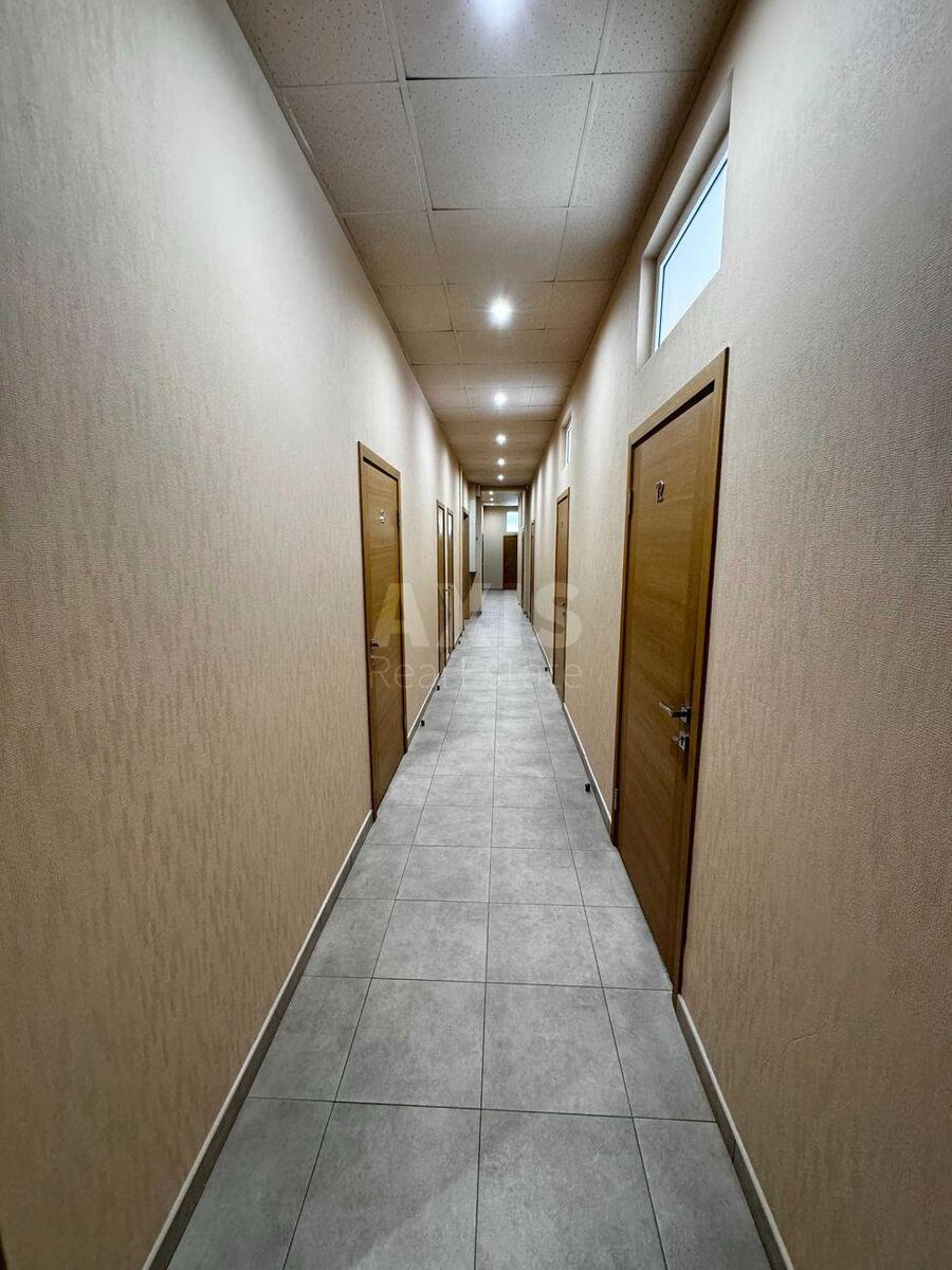 Office vul. Turgenjevs'ka 82, 280m21