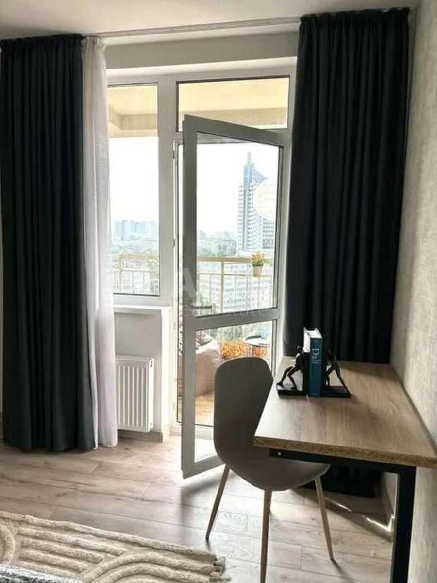 1k apartment vul. Lypkivs'kogo Vasylja Mytropolyta 116