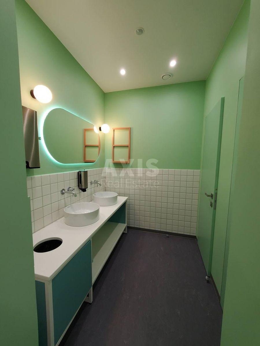Office vul. Saksagans'kogo 70А, 252m28