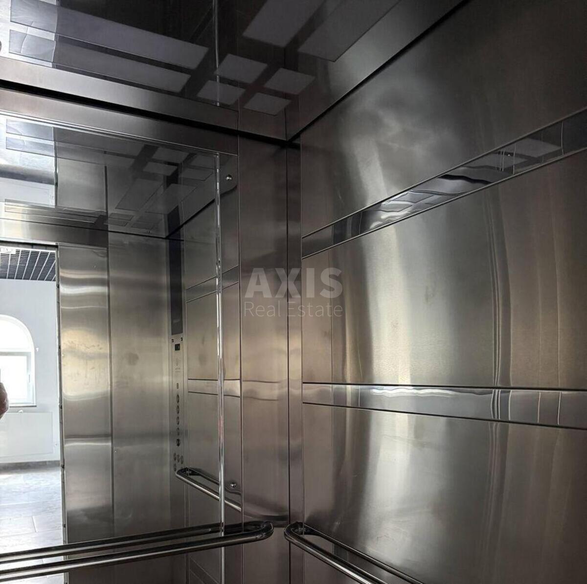 Office vul. Rustaveli Shota 18А, 800m2589104