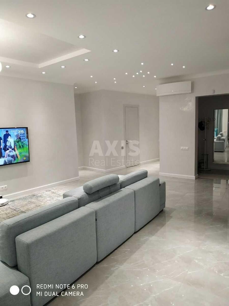 3k apartment vul. Barbjusa Anri 28А3