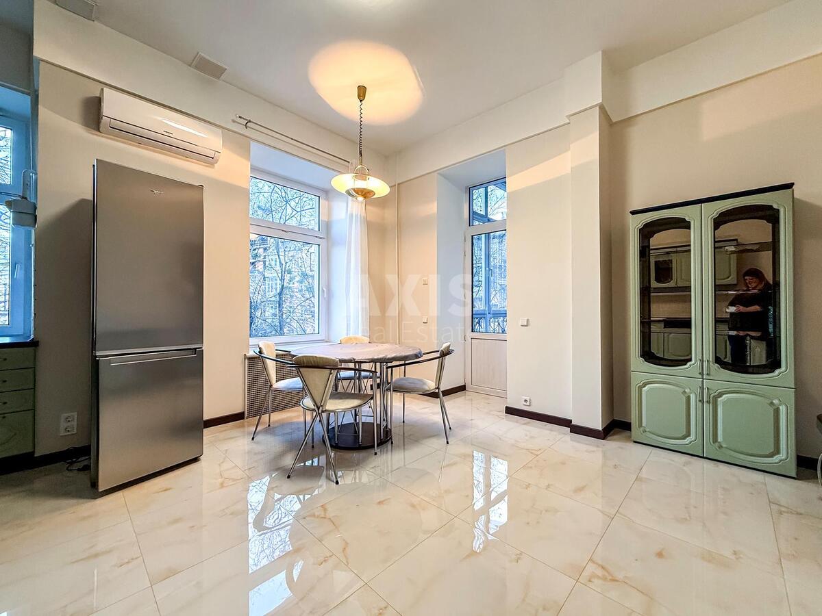 4k apartment vul. Rejtars'ka 28633384