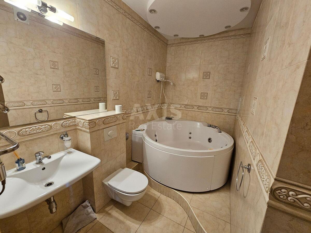 1k apartment vul. Ahmatovoi' Anny 13Д9