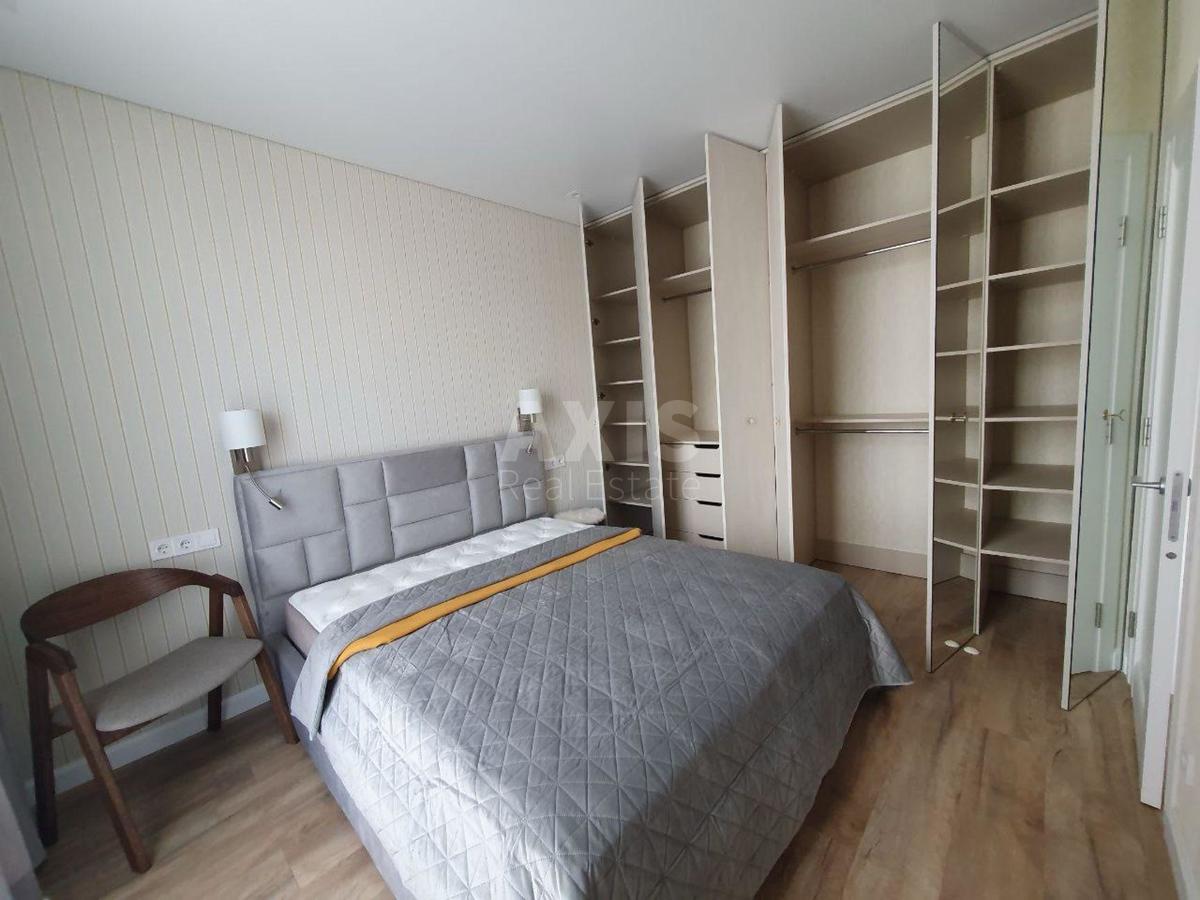 1k apartment vul. Oleksandra Olesja 106