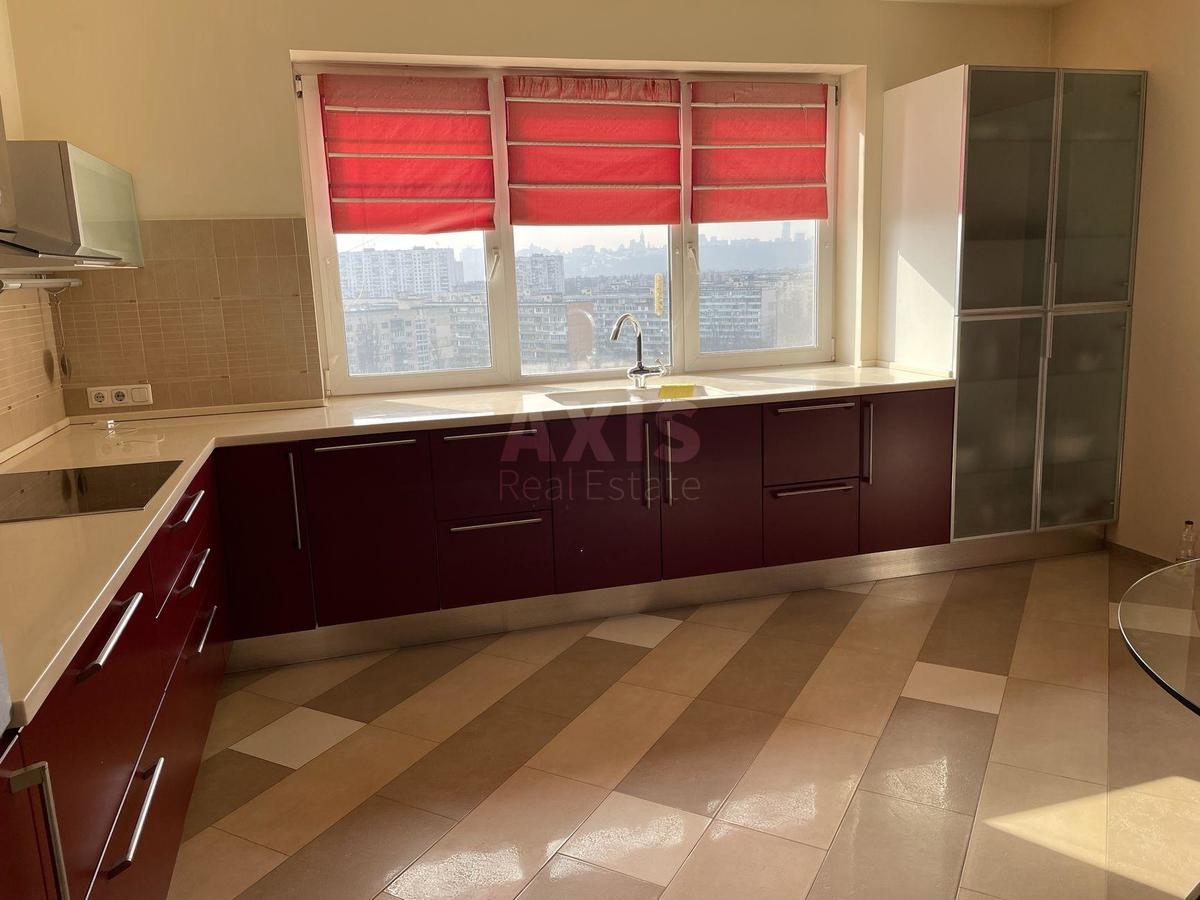 4k apartment vul. Sverstjuka Jevgena 52В1