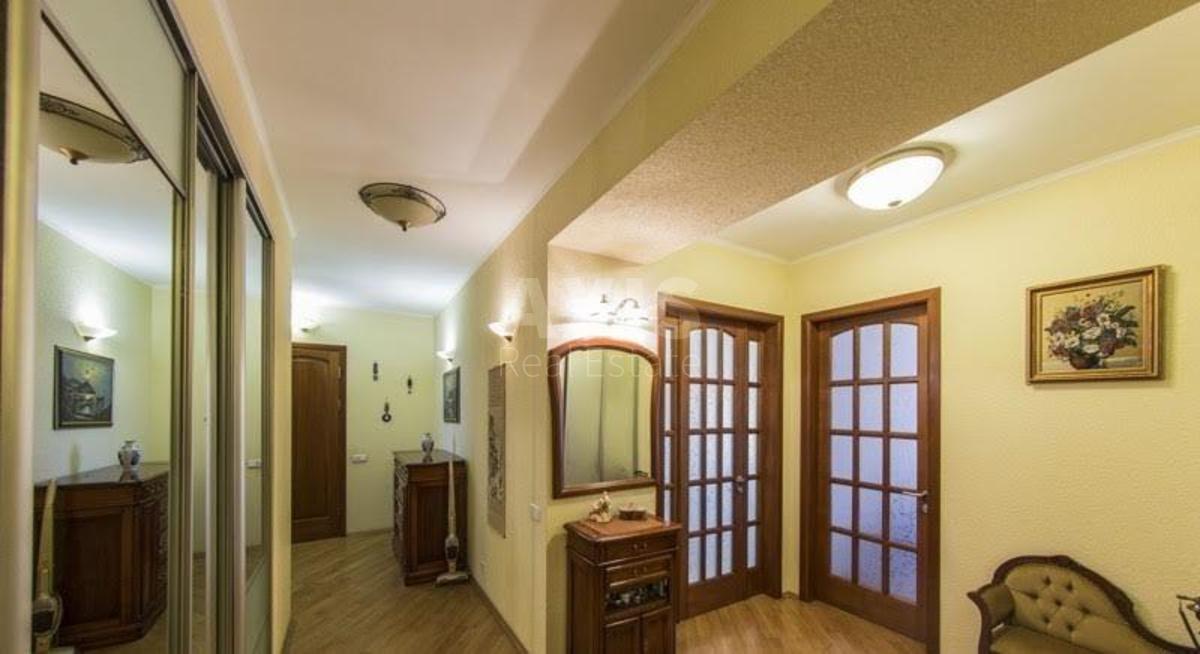 3k apartment vul. Panasa Myrnogo 122