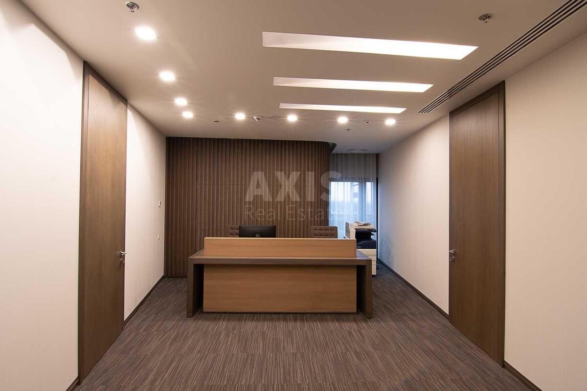 Office vul. Strutyns'kogo Sergija 13/15, 1222m2641354