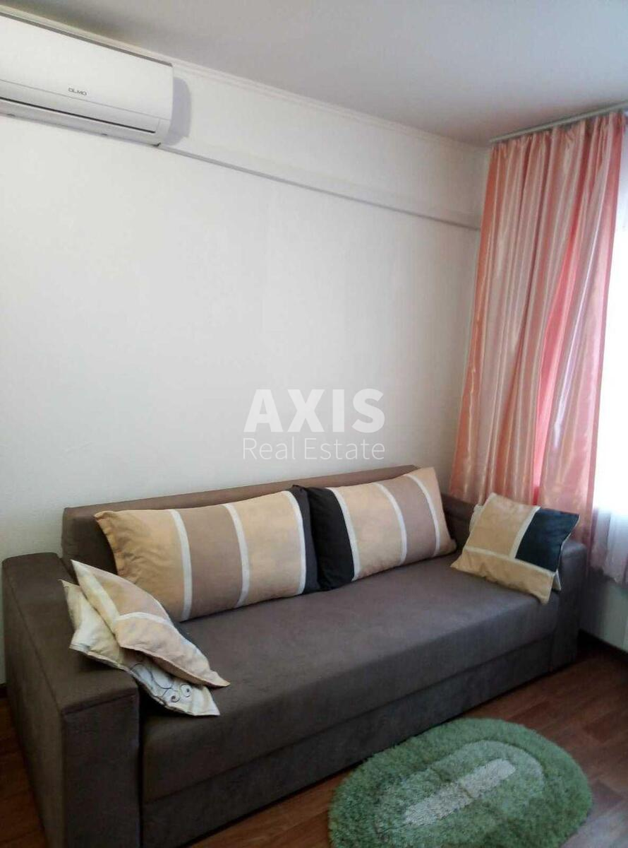 1k apartment vul. Rusovoi' Sofii' 72