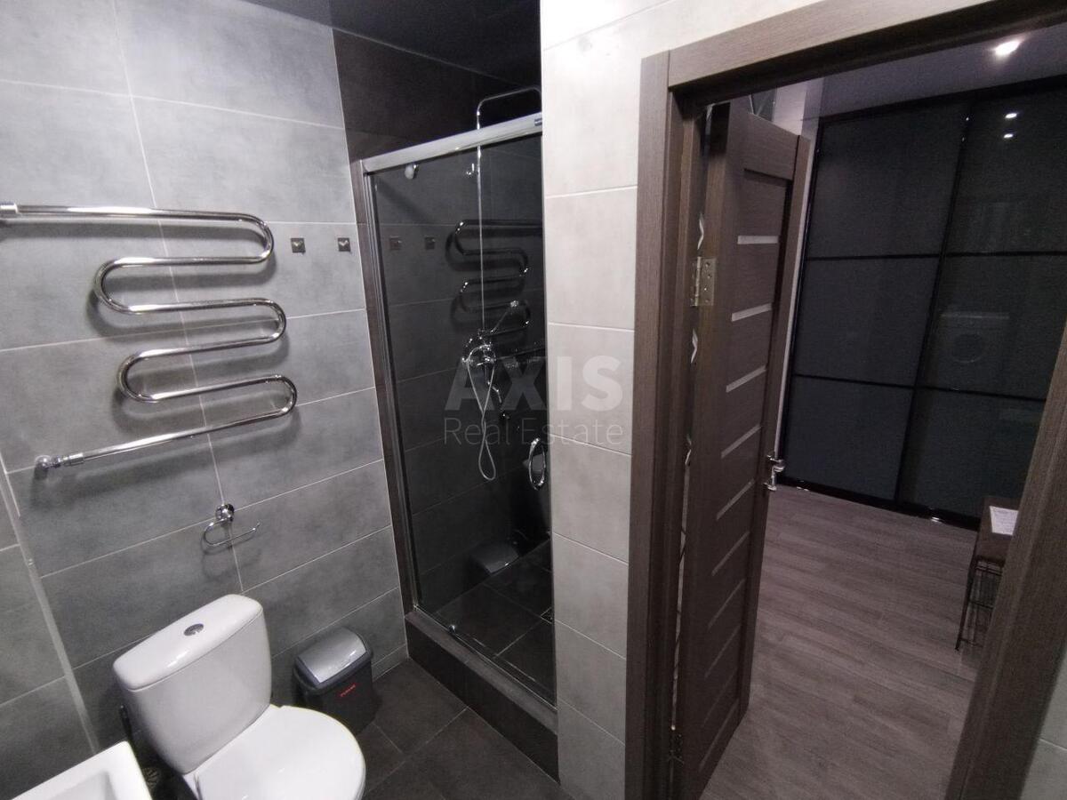 1k apartment pl. Obolons'ka 14