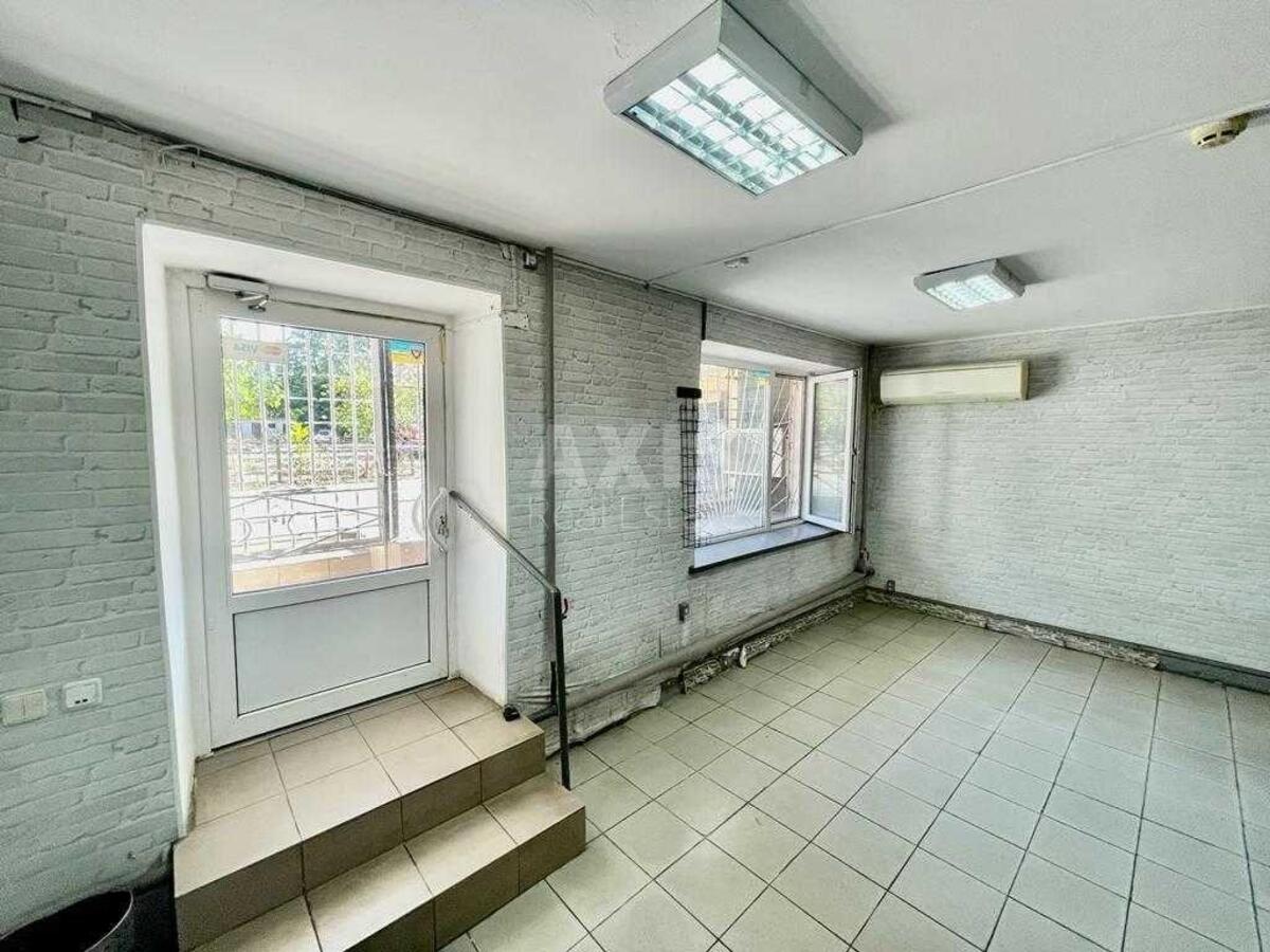 Объект торговли ул. Братьев Зеровых 14А, 40м2602130