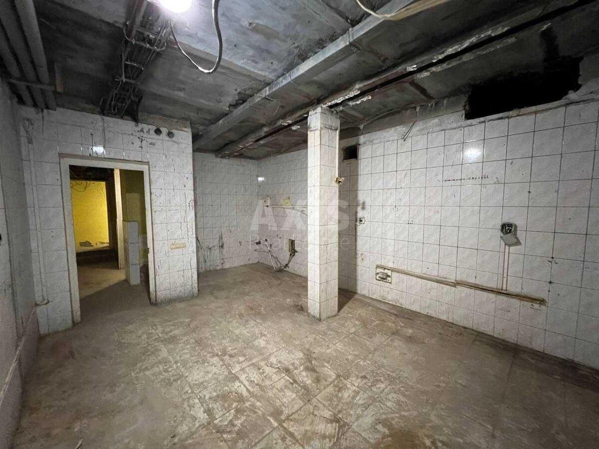 Объект торговли вул. В'ячеслава Липинського 10, 152м24