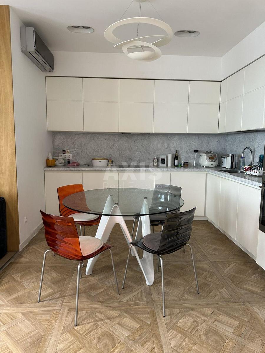3k apartment vul. Dragomyrova Myhajla 18