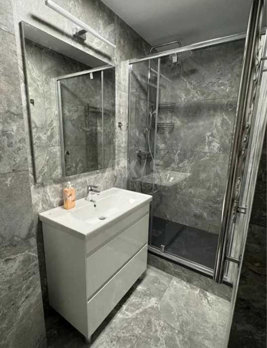 2k apartment vul. Zhyljans'ka 687