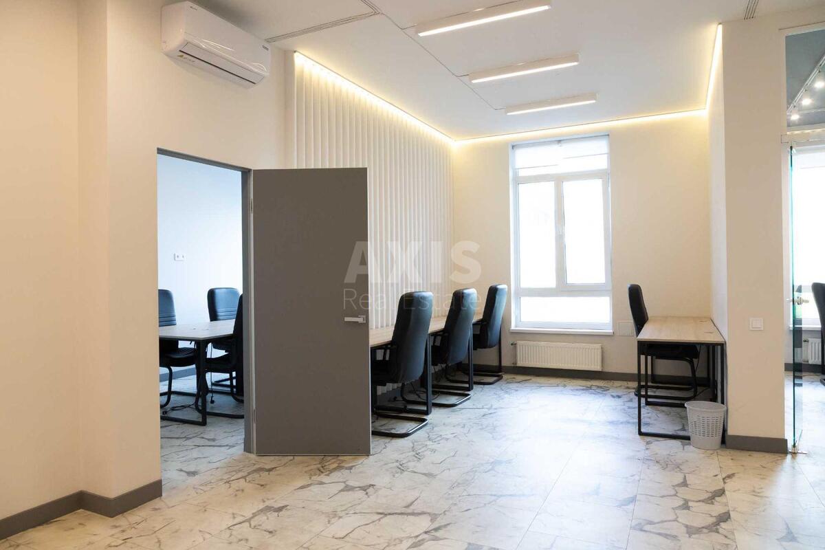 Office vul. Velyka Vasyl'kivs'ka 49, 103m2