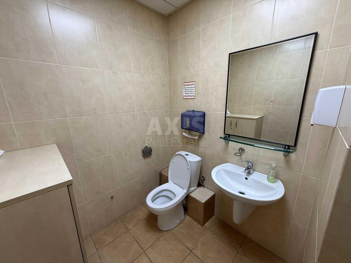 Office vul. Velyka Vasyl'kivs'ka 1/3, 191m25822011