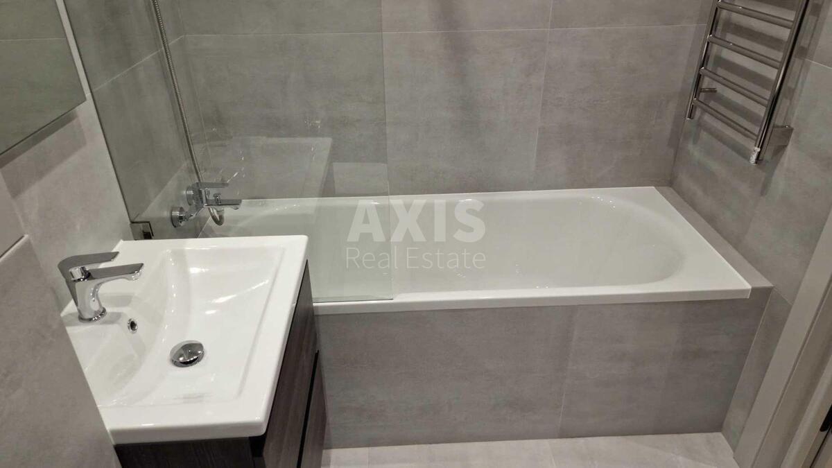 1k apartment vul. Rodyny Kristeriv 2012