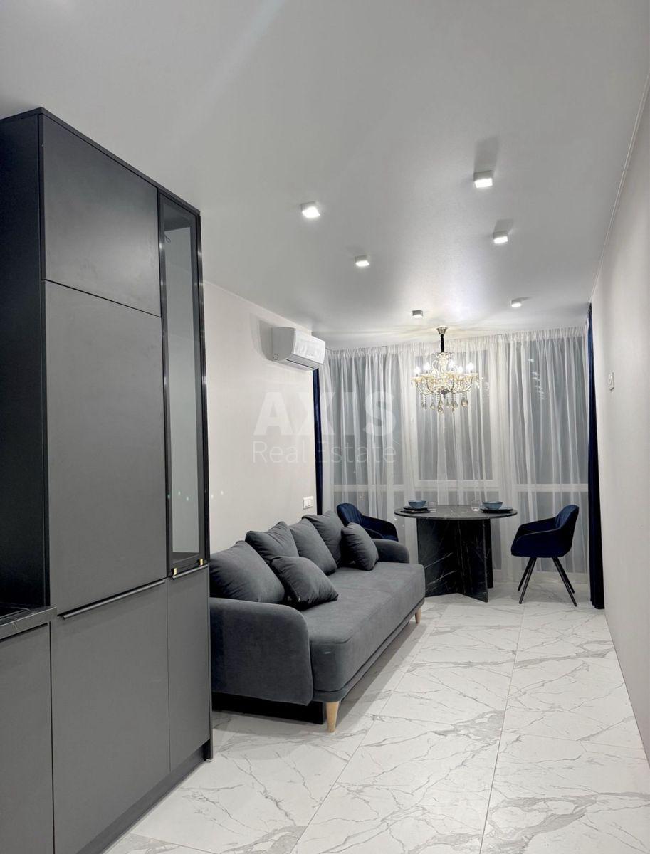 1k apartment vul. Naumova Generala 1Б2