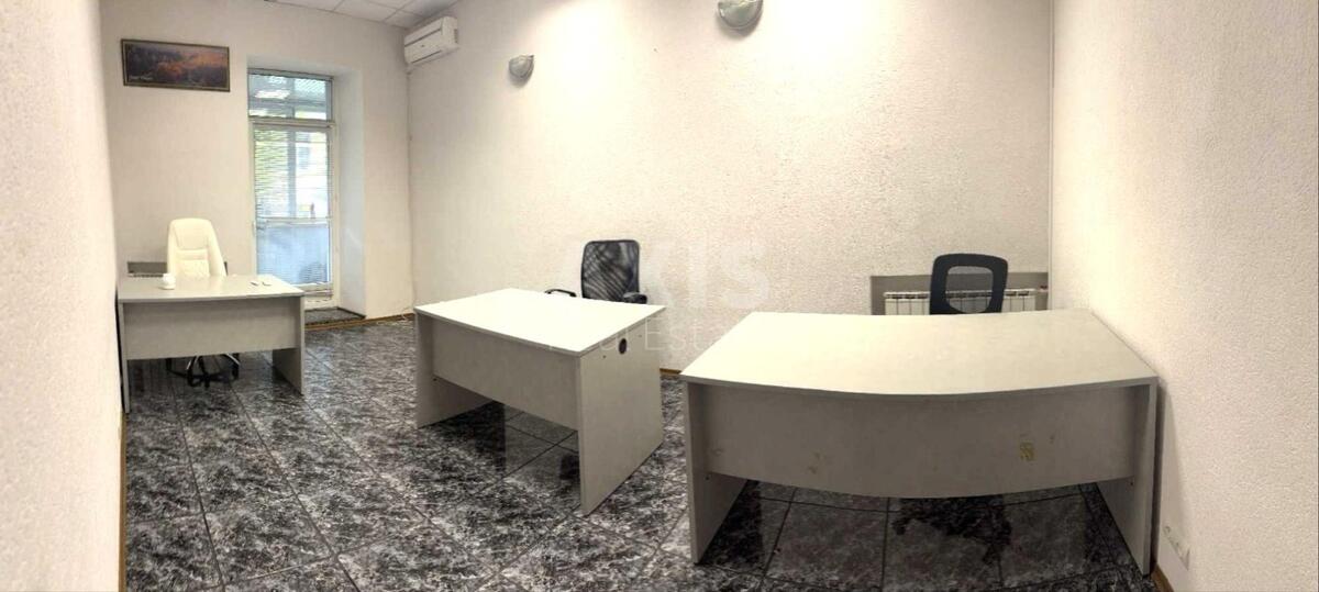 Office vul. Rustaveli Shota 8, 114m23